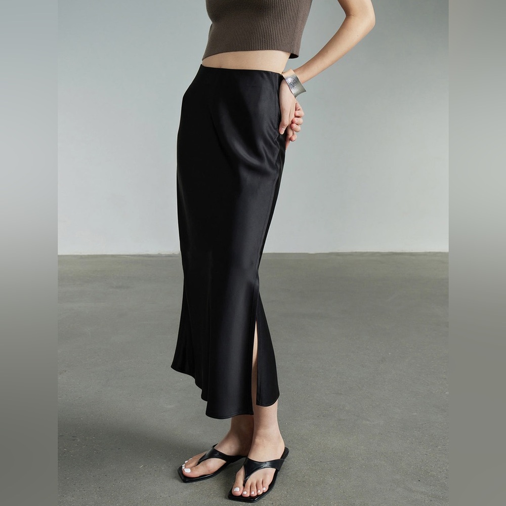120 Commense Flowy Satin Midi Skirt